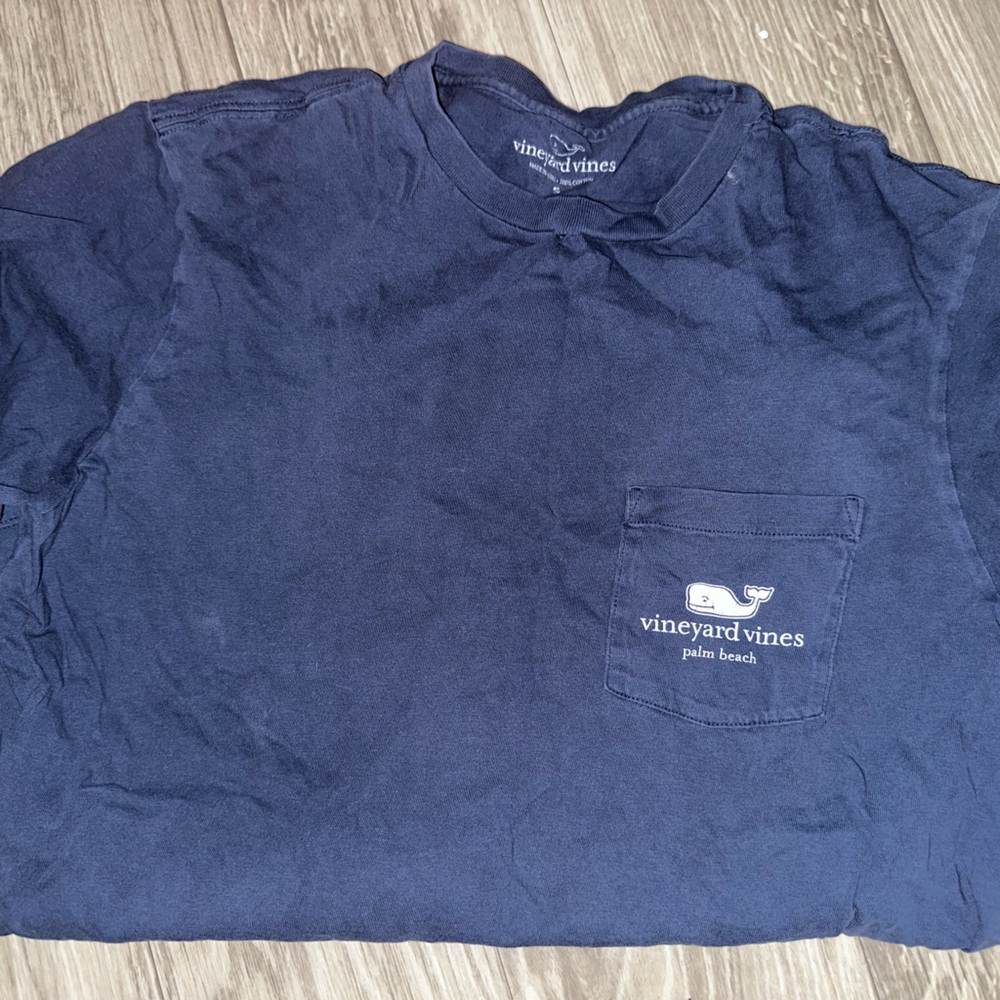 Vineyard vines tshirt